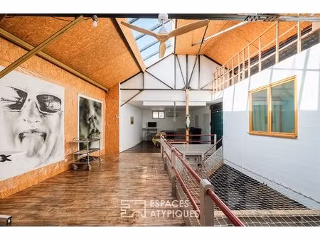 loft à l'esprit industriel à deux pas des commerces