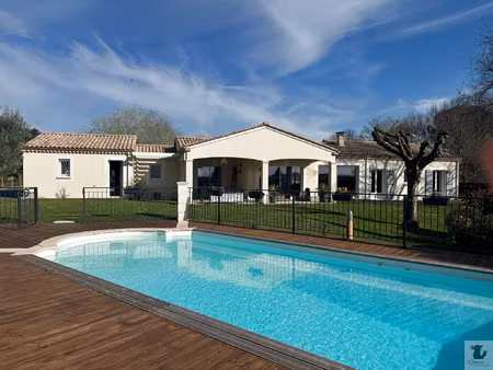 contemporaine 150m2 gds volumes  piscine  calme