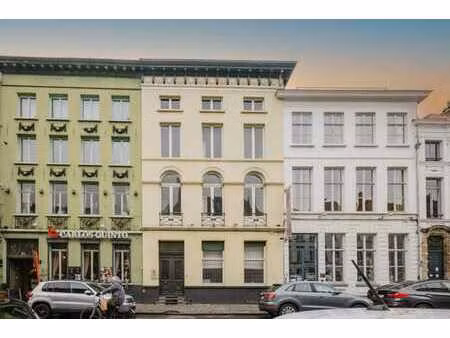 woning met drie woonentiteiten aan de vrijdagsmarkt te gent
