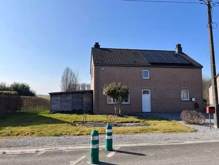 maison 3 ch.  jardin  peb b  panneaux  borne