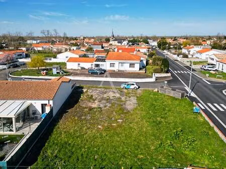 vente terrain au perrier (85300) : à vendre / 541m² le perrier