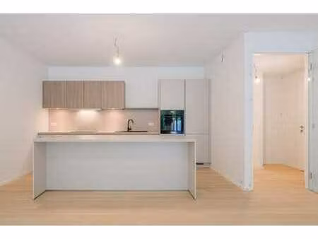 magnifique 2 ch. + terrasse vue sur l'abbaye de la cambre!