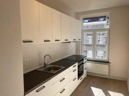 appartement 4 ch. molenbeek  lumineux et spacieux