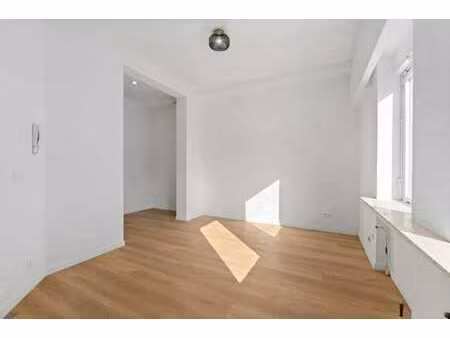 appartement rez-de-chaussée entièrement rénové avec cour ...