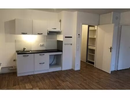 location appartement  m² t-2 à villenoy  765 €