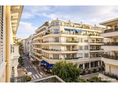 nice carré d’or - 2 pièces rénové avec balcon  idéal investissement locatif