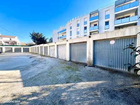 parking/box 14 m² martigues