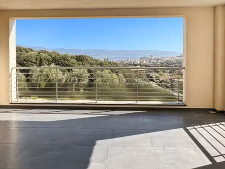 dpt corse (20)  à louer ajaccio  appartement t3 avec terrasse spacieuse et bel aperçu mer 