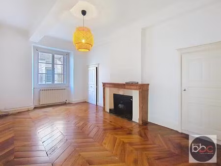 location t3 centre-ville - rue piétonne