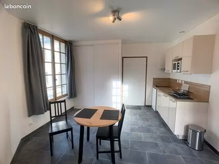 studio 1 pièce 28 m²