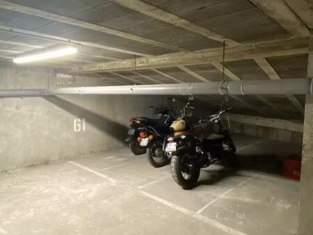 place de stationnement deux roues