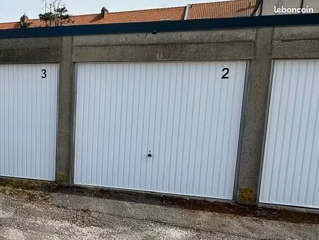 parking/box 1 pièce 14 m²