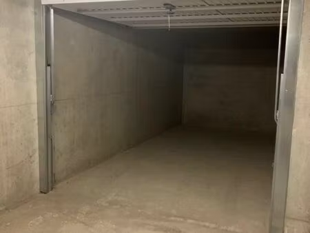 box de garage à louer