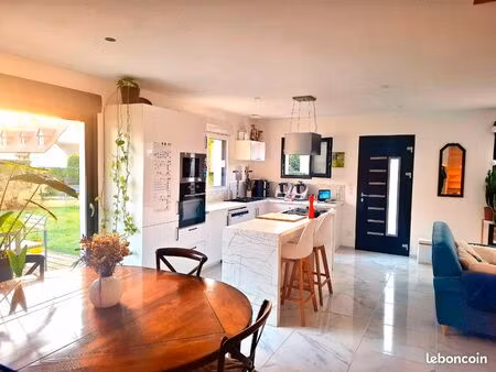 t4 proche commerce avec exterieur