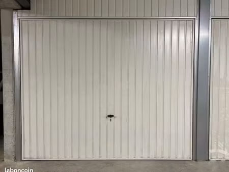 garage / box ferme 11 5m2 en sous-sol sécurisé vieille chapelle / lapin blanc bd des amis