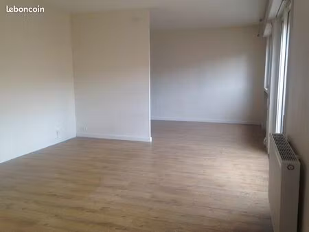 à loyer à aix cv  beau t1bis  40m2  845 (chauffage et eau chaude compris)