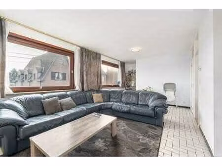 appartement spacieux avec grand garage à lebbeke