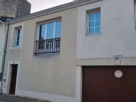 maison à l'étage 3 pieces 75 m2