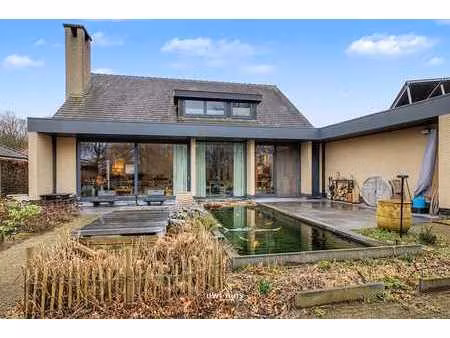 villa exclusive avec finitions haut de gamme et jardin de pa