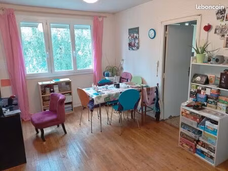 appartement 2 pièces 50 m2 chauffage compris parking balcon