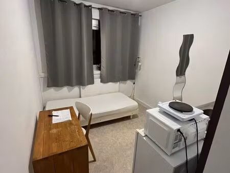 location studio meublé