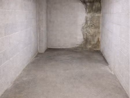 garage fermé sécurisé – 2 motos / scooters – roquebrune cap martin / monaco