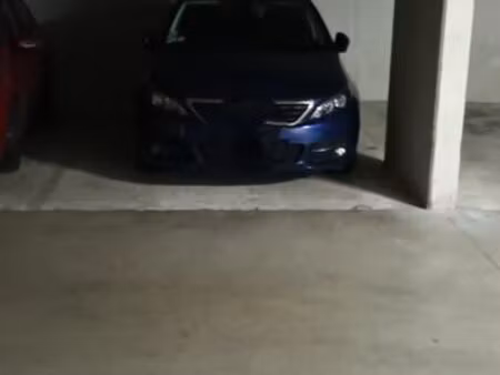 location place de parking souterrain sécurisée