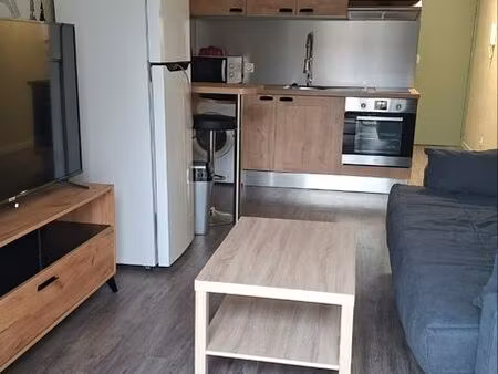 studio avec balcon parking