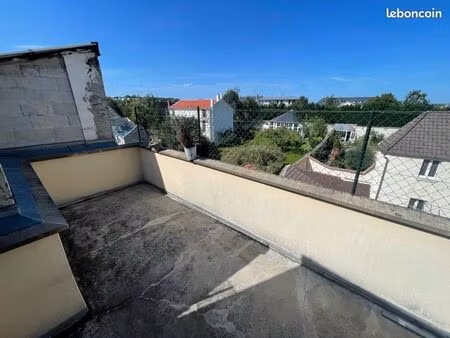 meaux cathédrale f3 avec grande terrasse (rooftop)