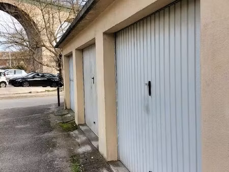 place parking boxée