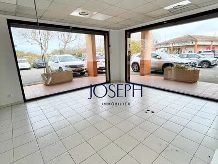 saint jory centre - local commercial de 82 m² dans centre commercial attractif
