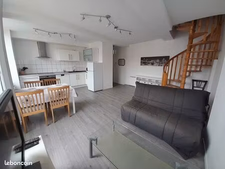 t3 duplex (dispo immediate) sur cour en dernier étage saint etienne centre ville