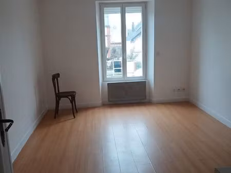 studio 30 m2 a 100 metre de la gare