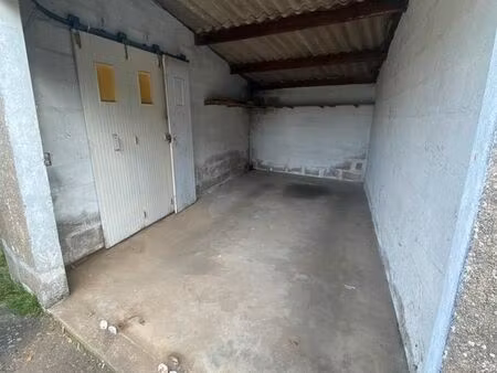 location garage/ parking/ box fermé