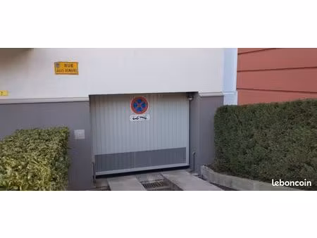 garage fermé dans résidence sécurisée