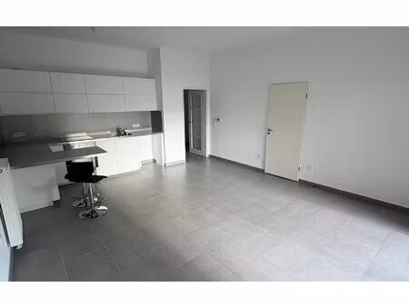 location appartement  50.09 m² t-2 à la madeleine  793 €