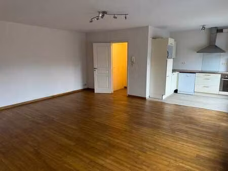 appartement 2 chambres à wavre  avec garage et cave