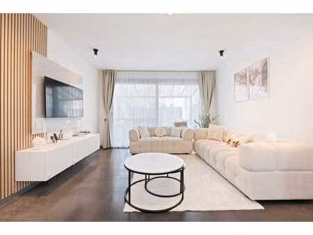 à vendre: maison rénovée avec grande terrasse