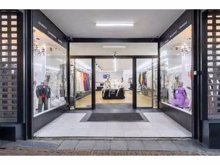 commerce entièrement rénové au cœur de charleroi  cave  wc