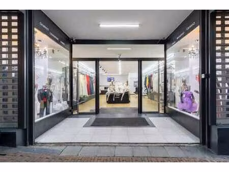 commerce entièrement rénové au cœur de charleroi