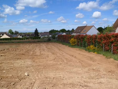 15 mn le mans est tres belle parcelle constructible viabilis