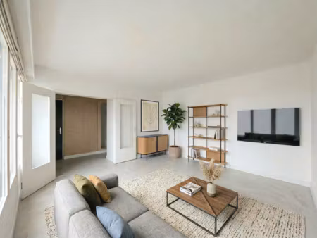 appartement 2 pieces 48m2 avec balcon de 8m2