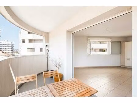 appartement de 3 pièces de 57 m² à marseille