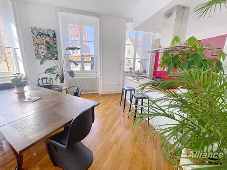 superbe t3 rénové de 87 m2 au style haussmannien