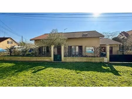 maison de 8 pièces de 155 m² à vitry-le-françois