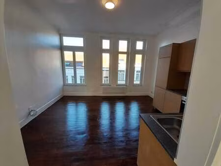 appartement 1 chambre lumineux à saint-gilles