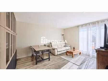 t4 avec balcon et cave