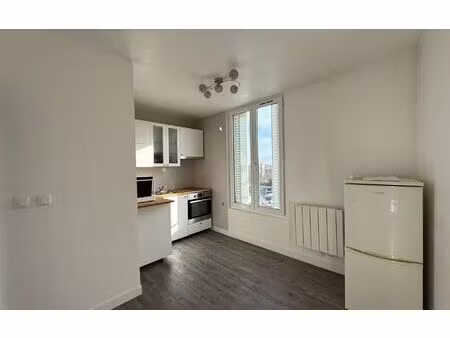 location appartement  m² t-2 à clamart  820 €