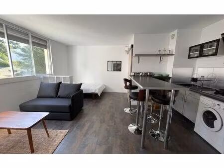 location appartement  m² t-2 à la ciotat  650 €