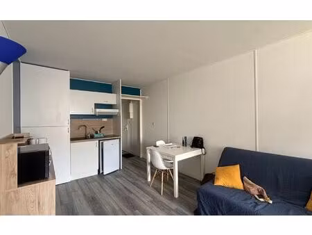 location appartement  m² t-1 à la rochelle  644 €